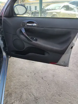 Foto de GUARNECIDO PUERTA DELANTERA DERECHA ALFA ROMEO 147 (190) 1.9 JTD CAT (110 CV / 81 KW)
