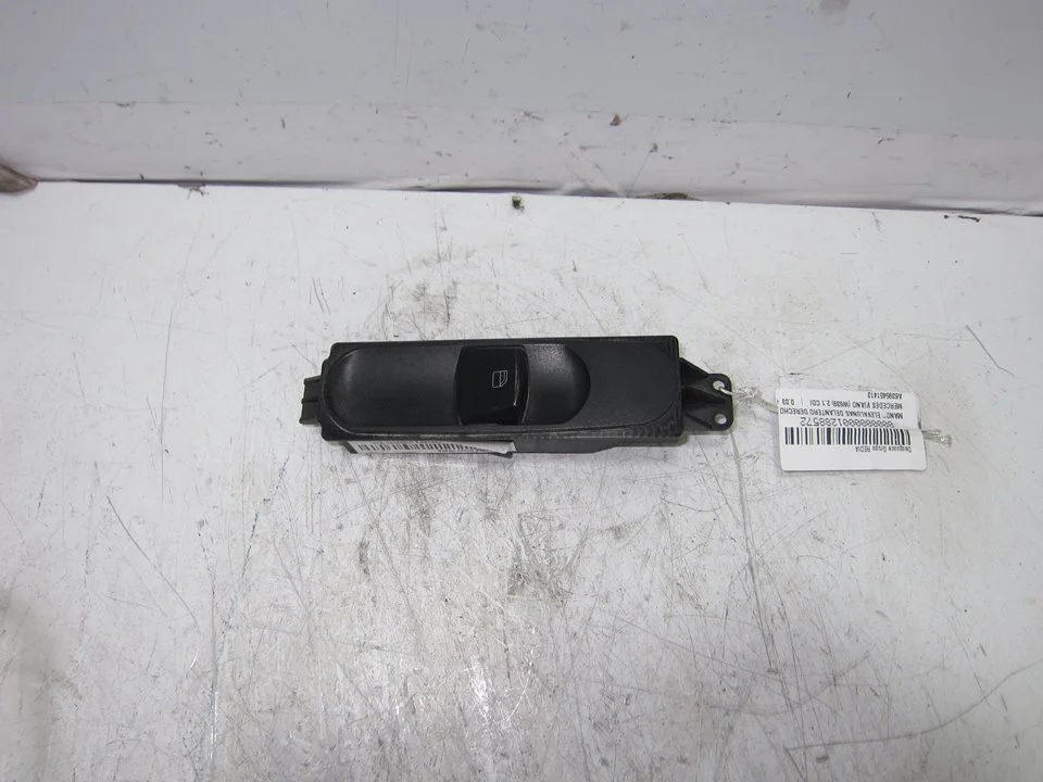 Foto de MANDO ELEVALUNAS DELANTERO DERECHO MERCEDES-BENZ VIANO (639) referencia A6395451413