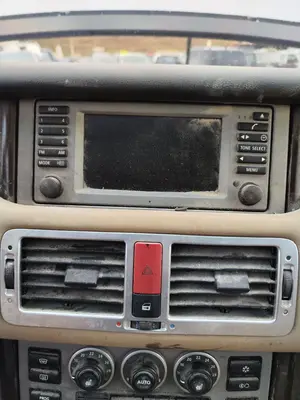 Foto de SISTEMA AUDIO / RADIO CD LAND ROVER RANGE ROVER (LM) 4.4 V8 CAT (306 CV / 225 KW)