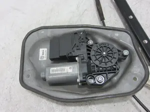 Foto de ELEVALUNAS TRASERO DERECHO VOLKSWAGEN GOLF PLUS V (5M1) 1.9 TDI (105 CV / 77 KW) referencia 1K4839461 foto 4