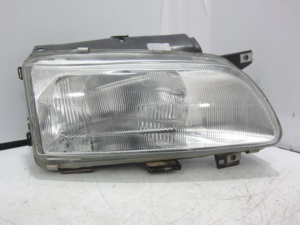 Foto de FARO DERECHO PEUGEOT PARTNER (S2) referencia 5501126R
