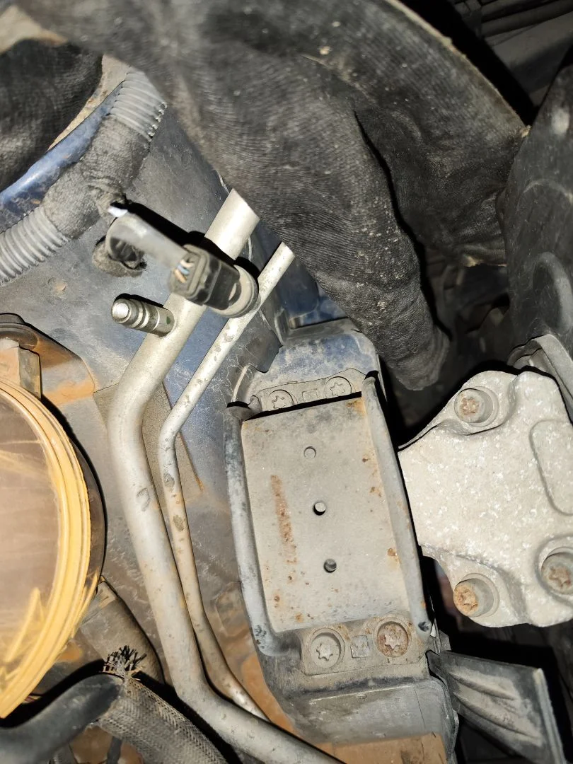 Foto de TUBOS AIRE ACONDICIONADO PEUGEOT 307 (S1)(04.2001) 1.6 16V CAT (109 CV / 80 KW)