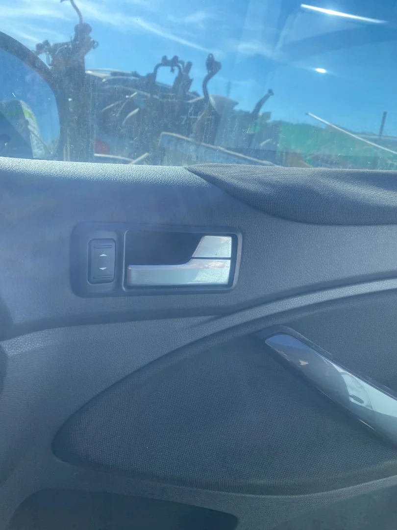 Foto de MANETA INTERIOR TRASERA DERECHA FORD C-MAX (CB3)(2007) 2.0 TDCi CAT (136 CV / 100 KW) referencia 1501942