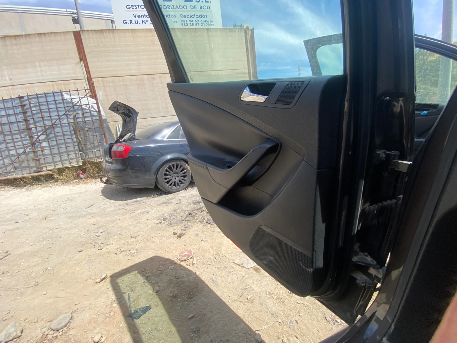 Foto de GUARNECIDO PUERTA TRASERA IZQUIERDA VOLKSWAGEN PASSAT VARIANT (3C5) 2.0 TDI DPF (170 CV / 125 KW) referencia 3C9867211EGFKZ