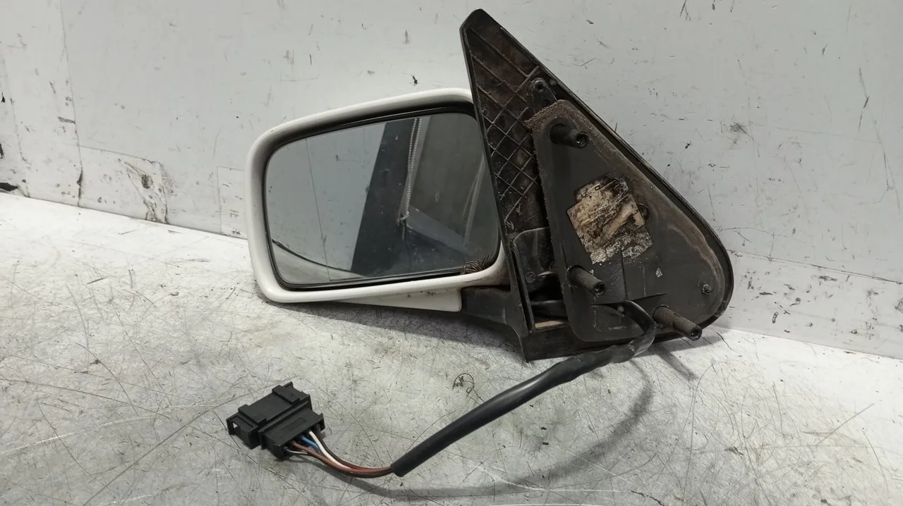 Foto de RETROVISOR IZQUIERDO VOLKSWAGEN POLO III (6N1) 1.0 (50 CV / 37 KW) referencia 6N1857507