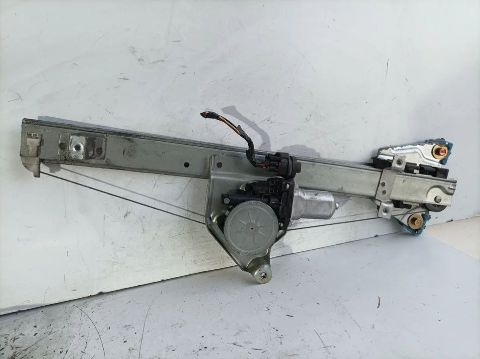 Foto de ELEVALUNAS TRASERO IZQUIERDO MITSUBISHI GRANDIS (NA0W) referencia MR989948