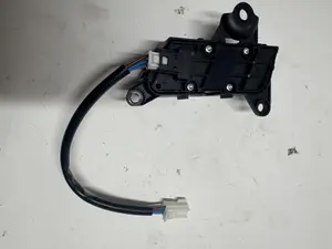 Foto de TAPA EXTERIOR COMBUSTIBLE PORSCHE CAYENNE (TIPO 92A) 4.8 V8 CAT (400 CV / 294 KW) referencia 7P5809857A foto 6