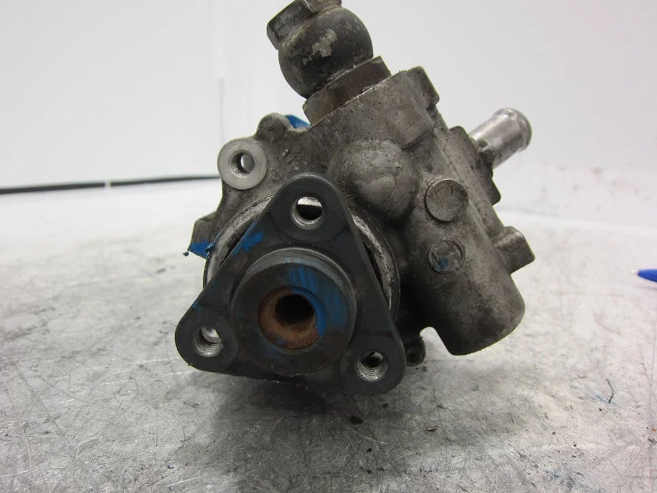 Foto de BOMBA DIRECCION AUDI A4 BERLINA (8E) 1.9 TDI (131 CV / 96 KW) referencia 8E0145155N