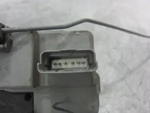 Foto de CERRADURA PUERTA DELANTERA IZQUIERDA PEUGEOT 206 1.4 HDi (68 CV / 50 KW) foto 3