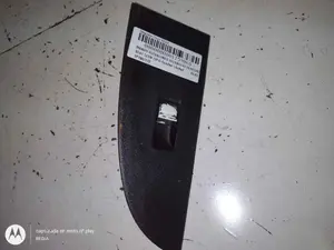 Foto de MANDO ELEVALUNAS DELANTERO DERECHO SEAT LEON (1P1) 1.9 TDI (105 CV / 77 KW) referencia 1P1867172
