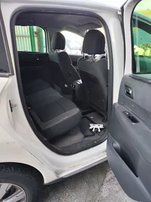 Foto de GOMAS CONTORNO PUERTA PEUGEOT 3008 1.6 Blue-HDI FAP (120 CV / 88 KW)