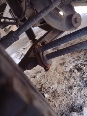 Foto de BRAZO SUSPENSION DELANTERO DERECHO IVECO DAILY FURGÓN 2.3 Diesel (97 CV / 71 KW)