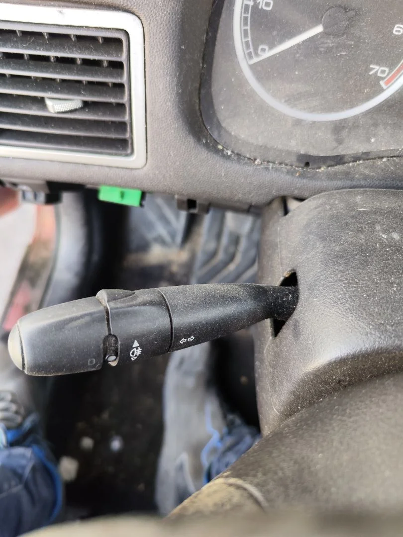Foto de MANDO MULTIFUNCION PEUGEOT 307 (S1)(04.2001) 1.6 16V CAT (109 CV / 80 KW)