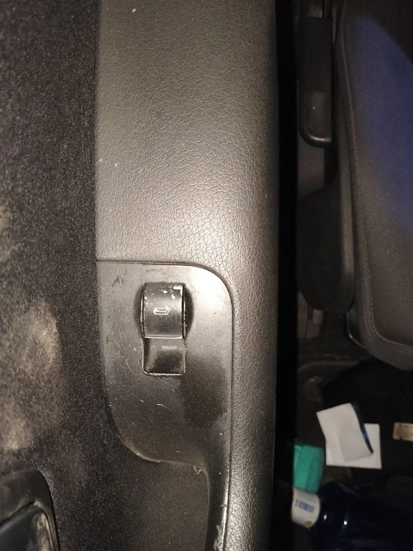 Foto de MANDO ELEVALUNAS DELANTERO DERECHO AUDI A4 BERLINA (8E)
