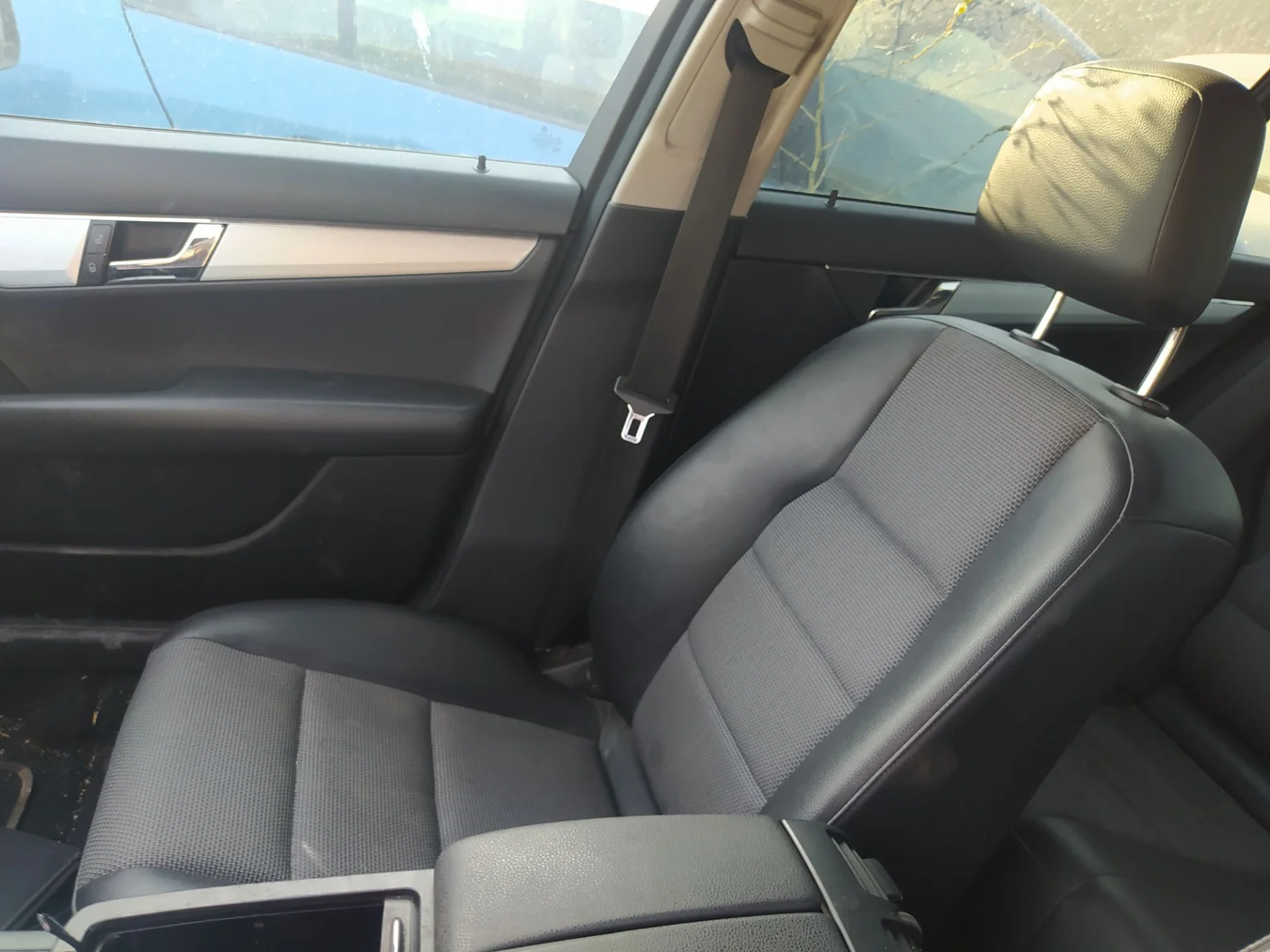 Foto de CINTURON SEGURIDAD DELANTERO DERECHO MERCEDES-BENZ CLASE C (BM 204) BERLINA 3.0 V6 CAT (231 CV / 170 KW) referencia A2048603686 9C94