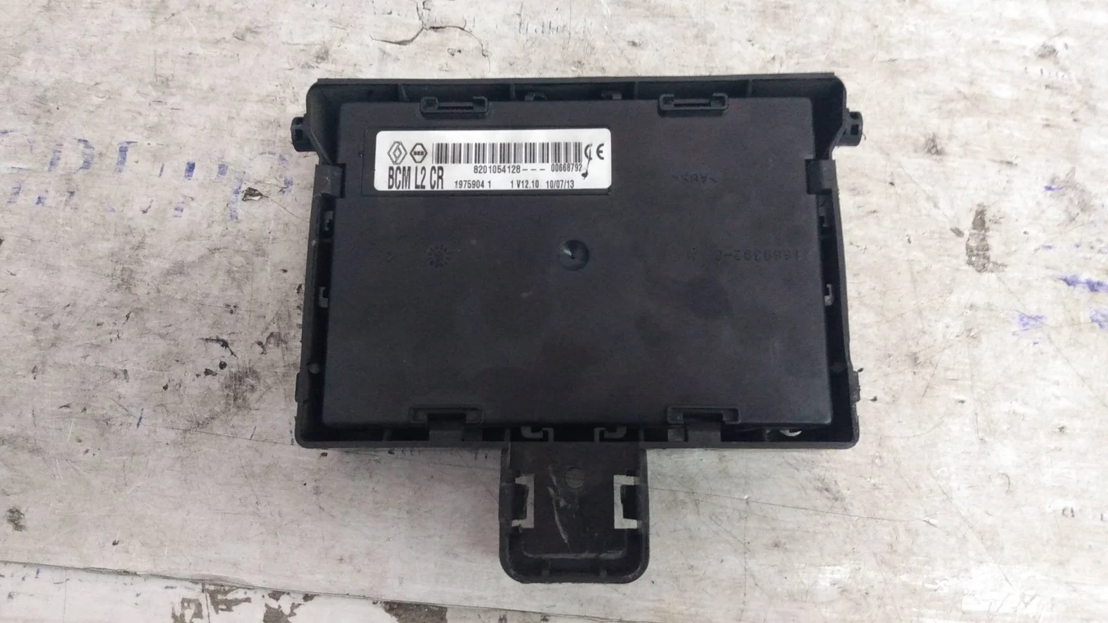 Foto de CAJA RELES / FUSIBLES RENAULT CLIO III 1.5 dCi Diesel FAP (75 CV / 55 KW) referencia 8201054128