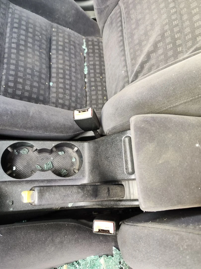 Foto de ENGANCHE CINTURON DELANTERO DERECHO VOLKSWAGEN PASSAT BERLINA (3B3) 1.9 TDI (131 CV / 96 KW)