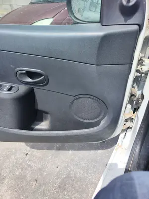 Foto de ELEVALUNAS DELANTERO IZQUIERDO RENAULT CLIO III 1.2 16V (75 CV / 55 KW)
