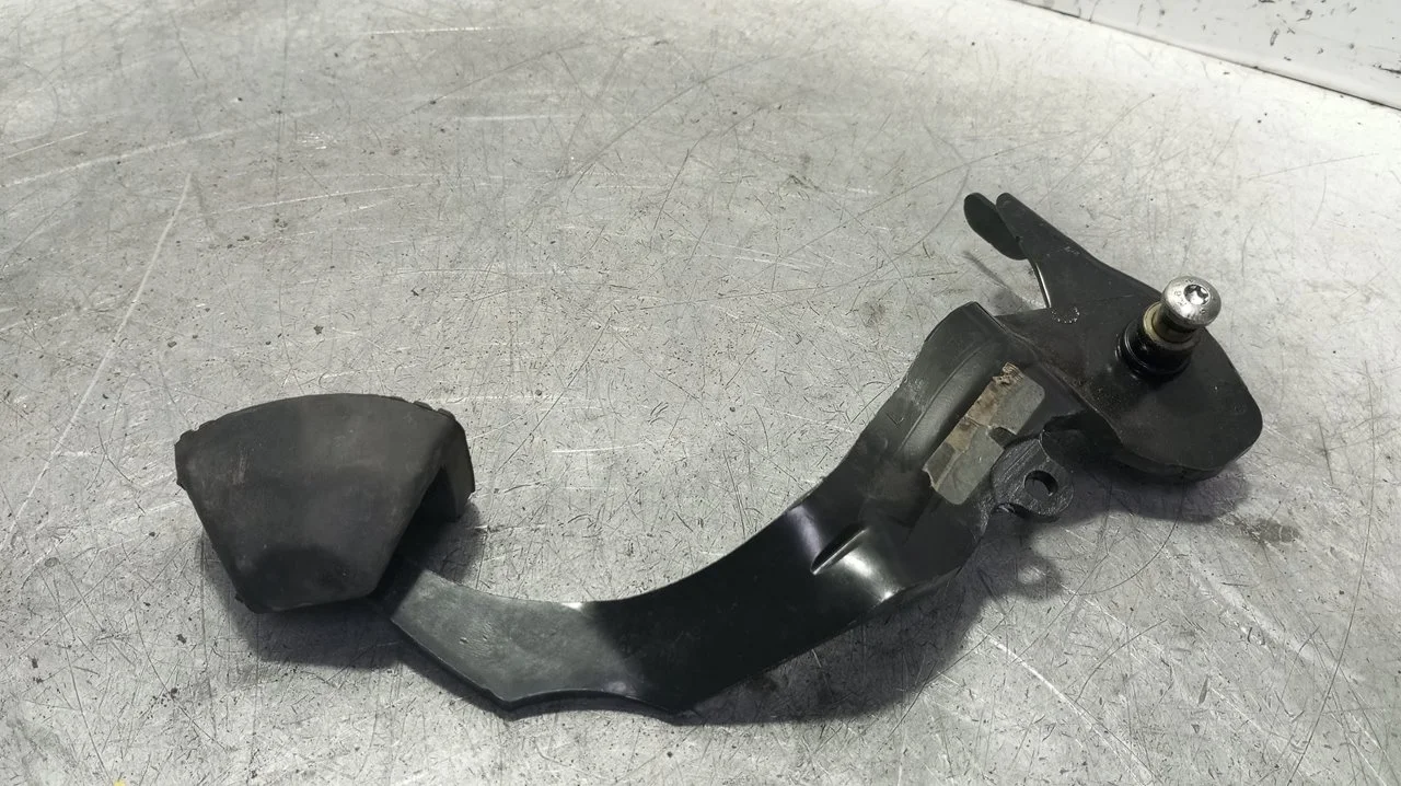 Foto de PEDAL FRENO CITROEN GRAND C4 PICASSO 1.6 16V HDi FAP (109 CV / 80 KW) referencia 9824803980