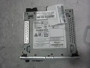 Foto de SISTEMA AUDIO / RADIO CD RENAULT MEGANE III BERLINA 5P 1.6 16V CAT (101 CV / 74 KW) referencia 281158023R foto 3