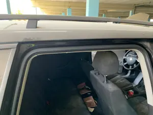 Foto de GOMAS CONTORNO PUERTA VOLKSWAGEN PASSAT VARIANT (3C5) 2.0 TDI (140 CV / 103 KW) referencia 3AF837644 foto 2