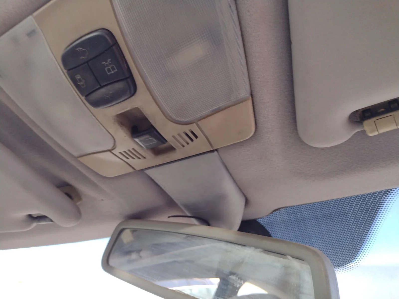 Foto de LUZ INTERIOR MERCEDES-BENZ CLK (BM 208) COUPE 3.2 V6 18V CAT (218 CV / 160 KW)