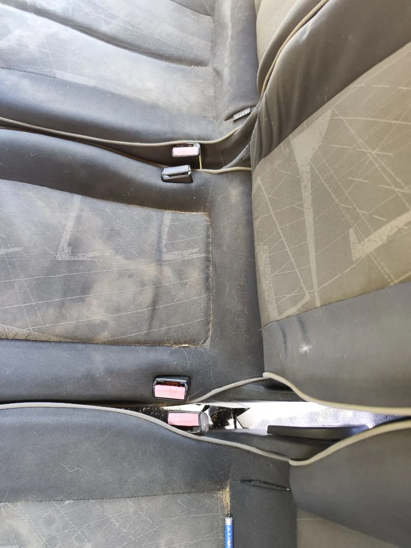 Foto de ENGANCHE CINTURON TRASERO CENTRAL RENAULT SCENIC II (JM) 1.9 dCi Diesel (120 CV / 88 KW)