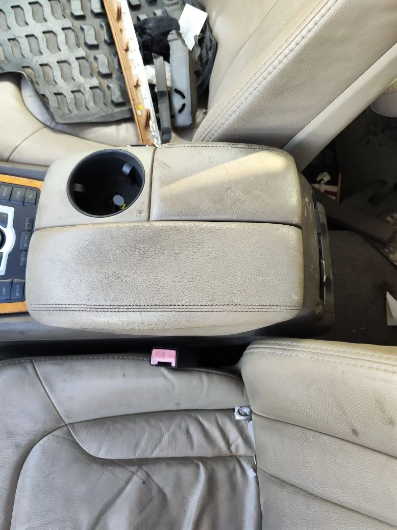 Foto de APOYABRAZOS CENTRAL AUDI Q7 (4L) 3.0 V6 24V TDI (233 CV / 171 KW)