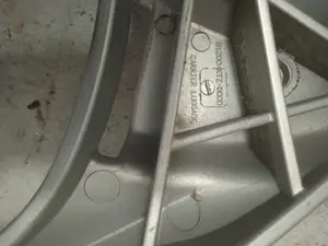 Foto de ALERON TRASERO HONDA FES /SH /SES /DYLAN /PS 125 125 cm3 - 10 kW G-CAT (14 CV / 10 KW) referencia 81200-KTZ-D000 foto 3