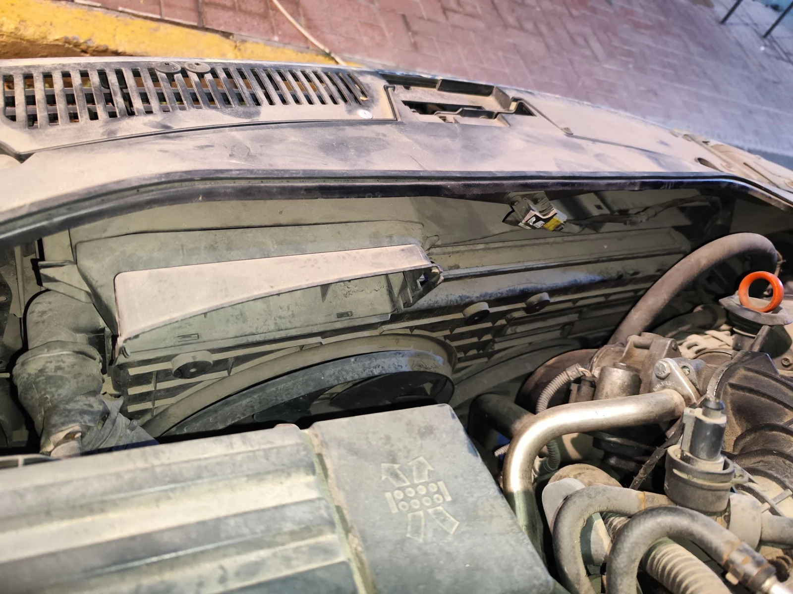 Foto de RADIADOR AGUA VOLKSWAGEN PASSAT BERLINA (3C2) 2.0 TDI (140 CV / 103 KW) referencia 1K0121251AB