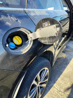 Foto de TAPA EXTERIOR COMBUSTIBLE JAGUAR F-PACE 3.0 V6 Diesel CAT (301 CV / 221 KW) referencia HK8327936 foto 2