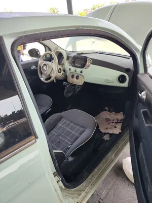 Foto de GOMAS CONTORNO PUERTA FIAT 500 (150) BERLINA 1.2 CAT (69 CV / 51 KW)