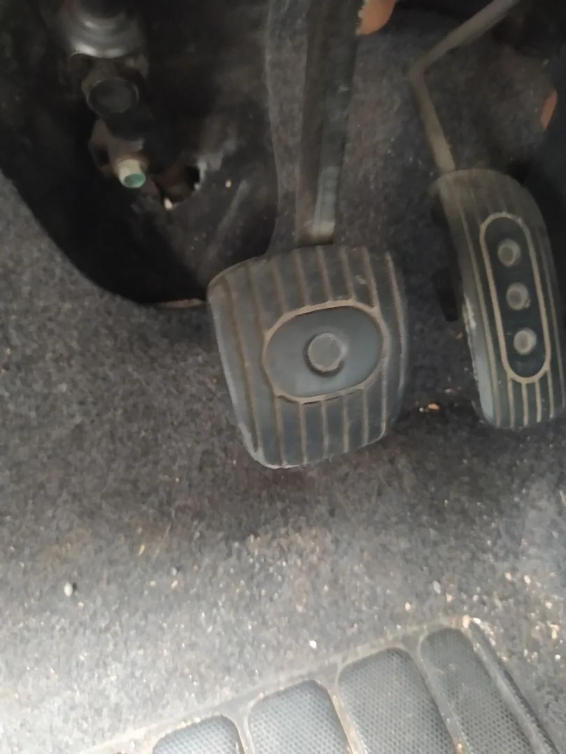 Foto de PEDAL FRENO NISSAN NOTE (E11E) 1.4 CAT (88 CV / 65 KW)