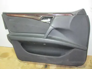 Foto de GUARNECIDO PUERTA DELANTERA IZQUIERDA MERCEDES-BENZ CLASE E (BM 210) BERLINA 2.2 Diesel CAT (95 CV / 70 KW) referencia A2107200105