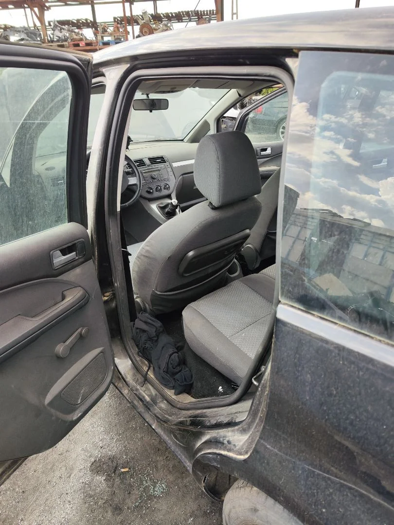 Foto de GOMAS CONTORNO PUERTA FORD FOCUS C-MAX (CAP)(2003) 1.6 TDCi CAT (109 CV / 80 KW)