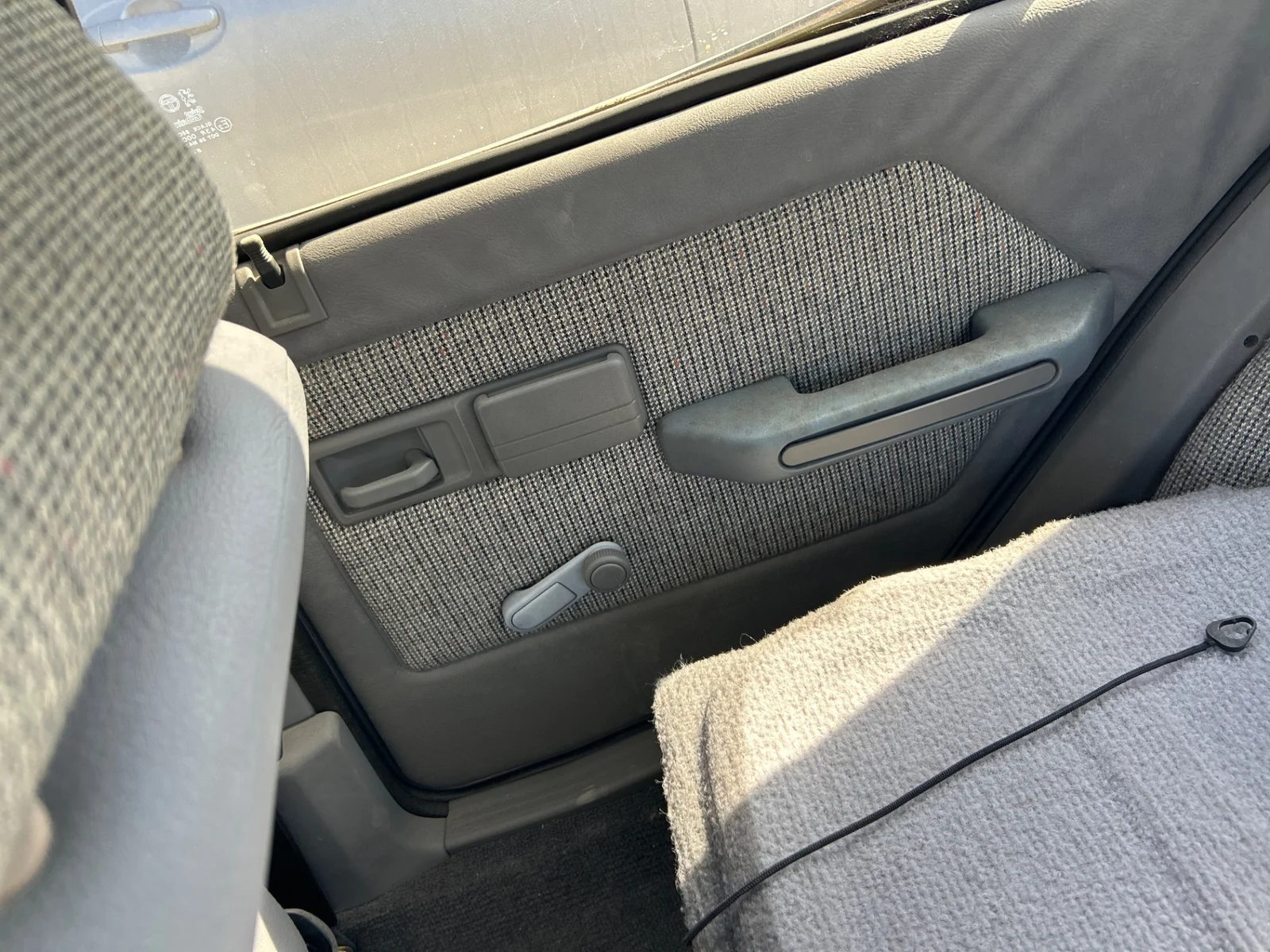 Foto de ELEVALUNAS TRASERO DERECHO PEUGEOT 309 1.6 (88 CV / 65 KW)