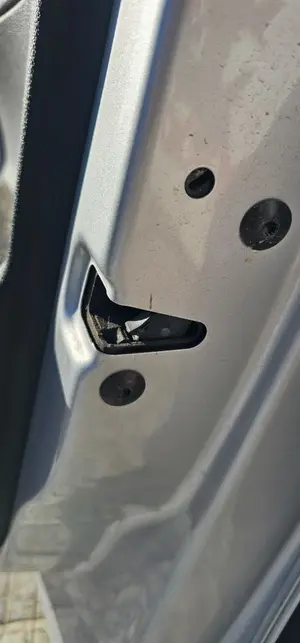Foto de CERRADURA PUERTA DELANTERA DERECHA VOLKSWAGEN POLO VI (AW1)(08.2017) 1.0  (65 CV / 48 KW)