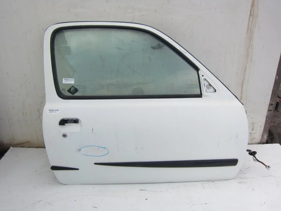 Foto de PUERTA DELANTERA DERECHA NISSAN MICRA (K11) 1.0 16V CAT (54 CV / 40 KW)