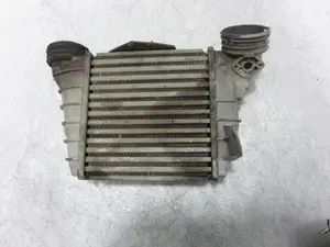 Foto de INTERCOOLER AUDI 100 AVANT (C4) 2.3  (133 CV / 98 KW) referencia 600145804E
