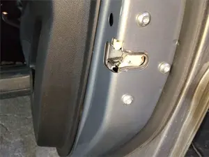Foto de CERRADURA PUERTA DELANTERA DERECHA OPEL MERIVA B
