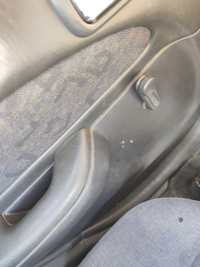 Foto de ELEVALUNAS TRASERO IZQUIERDO TOYOTA COROLLA (E11) 2.0 Turbodiesel CAT (90 CV / 66 KW) referencia 6984002070