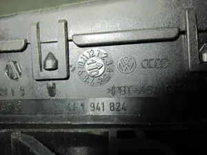 Foto de CAJA RELES / FUSIBLES AUDI A5 CABRIOLET (8F7) 2.7 V6 24V TDI (190 CV / 140 KW) referencia 4F1941824 foto 3