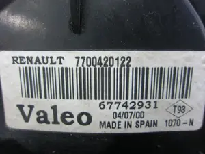 Foto de PILOTO TRASERO IZQUIERDO RENAULT LAGUNA (B56) 1.9 dCi Diesel CAT (107 CV / 79 KW) referencia 7700420122 foto 4