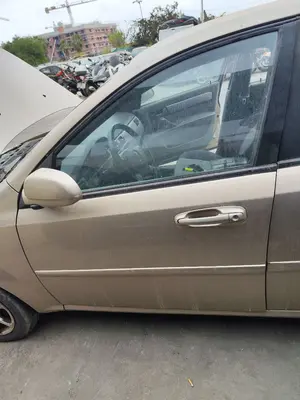 Foto de PUERTA DELANTERA IZQUIERDA CHEVROLET LACETTI 1.6 CAT (109 CV / 80 KW) referencia 96547851