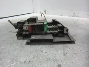 Foto de CAJA RELES / FUSIBLES RENAULT CLIO III 1.2  (75 CV / 55 KW) referencia 403880552R