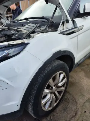 Foto de ALETA DELANTERA IZQUIERDA LAND ROVER RANGE ROVER EVOQUE 2.0 Td4 CAT (150 CV / 110 KW) foto 2