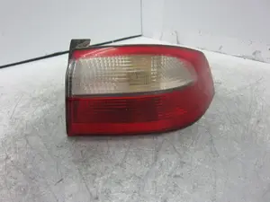 Foto de PILOTO TRASERO DERECHO RENAULT LAGUNA II (BG0) 1.9 dCi Diesel CAT (101 CV / 74 KW) referencia 2345