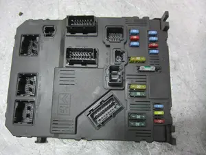 Foto de CAJA RELES / FUSIBLES PEUGEOT 407 2.0 16V CAT (136 CV / 100 KW) referencia 9655708480