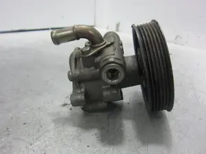 Foto de BOMBA DIRECCION VOLKSWAGEN GOLF V (1K1)(10.2003) referencia 1J0422154G foto 4