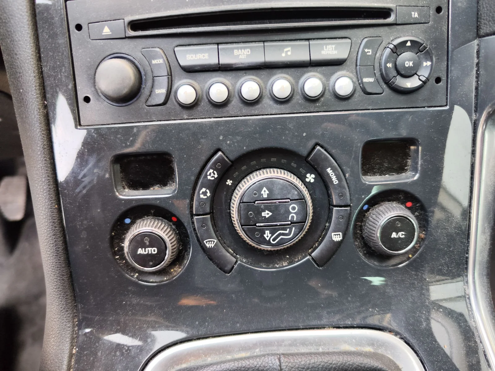Foto de MANDO CALEFACCION / AIRE ACONDICIONADO PEUGEOT 3008 1.6 Blue-HDI FAP (120 CV / 88 KW)